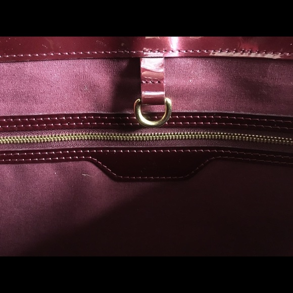 Authentic Louis Vuitton tote in raspberry patent. - Picture 9 of 9